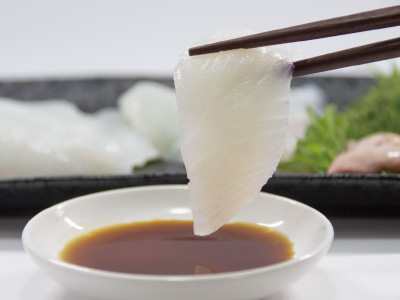 箸と刺し身