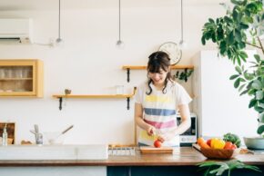 忙しい毎日の料理を、少しラクにする小型万能包丁
